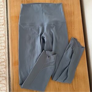 Lululemon Scallop Wunder Under 23” size 2